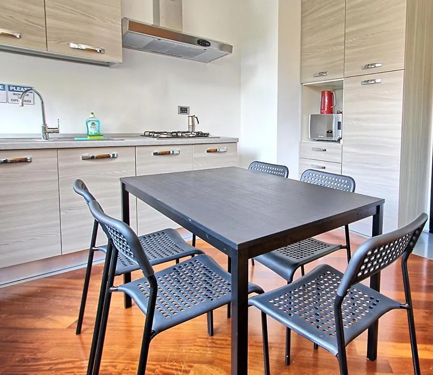 Guest house Casa Aurora Self Catering Studio Como Vacanze
