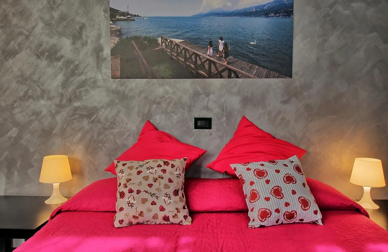 Casa Aurora Self Catering Studio Como Vacanze 3*,