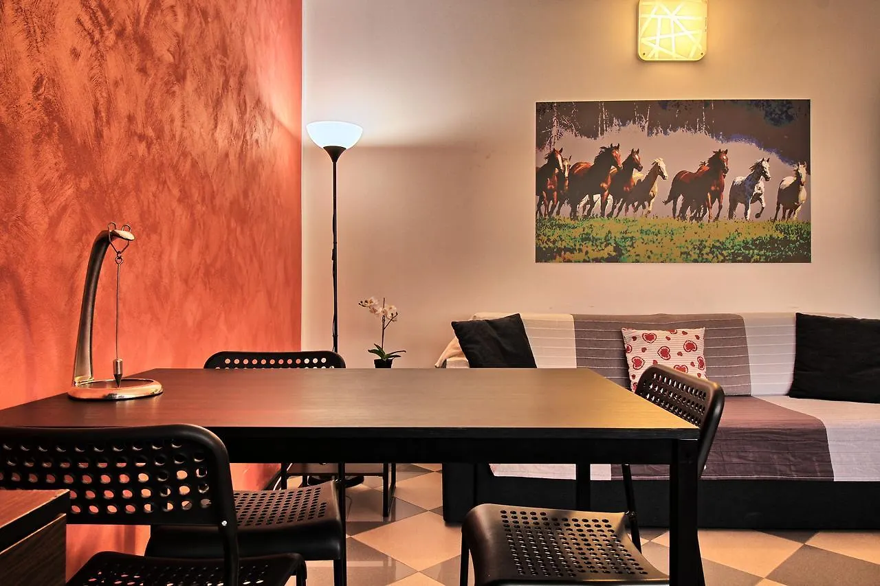 Casa Aurora Self Catering Studio Como Vacanze Hotel Guest house